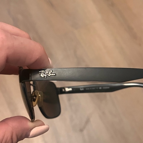 Ray-Ban RB3530 polarized sunglasses w/case - Picture 3 of 10